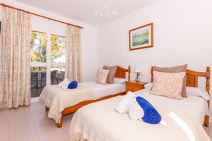 4 bedrooms, iron/ironing board, free WiFi, bed sheets