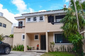 숙박 시설 정면