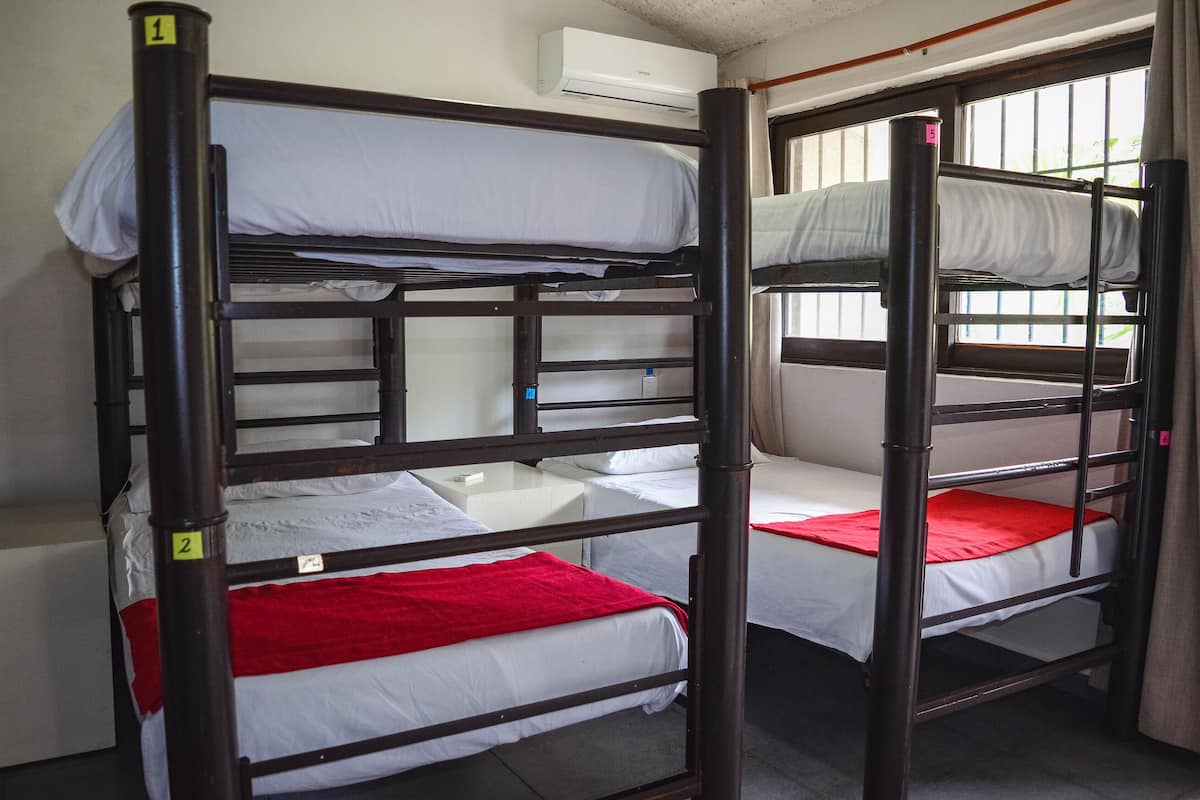 WiFi (free), bed sheets
