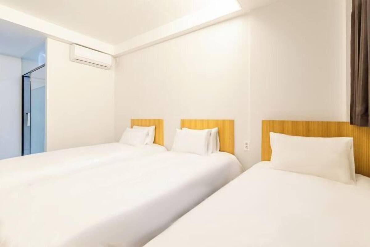 Soundproofing, WiFi (free)
