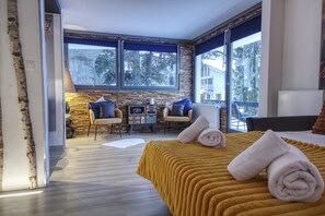 WiFi (無料)、ベッドシーツ