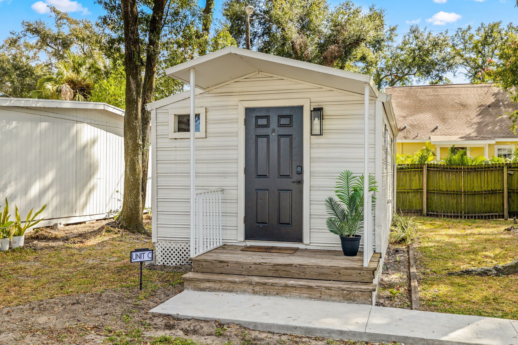 Best Location, Cute 1br Guesthouse Near Downtown, Riverwalk, and Armature Works