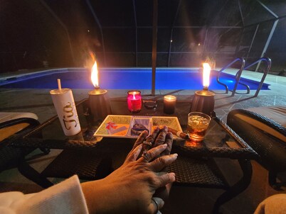 Beautiful 1980s Vintage 4Ksqft 4-2.5 / Pool,  3 miles from Hard Rock Stadium