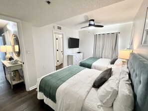 4 bedrooms, iron/ironing board, travel crib, free WiFi - Emerald Oasis - Oceanfront 3rd FL End Unit - 4BD/3BA - Newly Renovated Feb '24 (North Myrtle Beach)