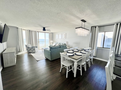 Emerald Oasis - Oceanfront 3rd FL End Unit - 4BD/3BA - Newly Renovated Feb '24