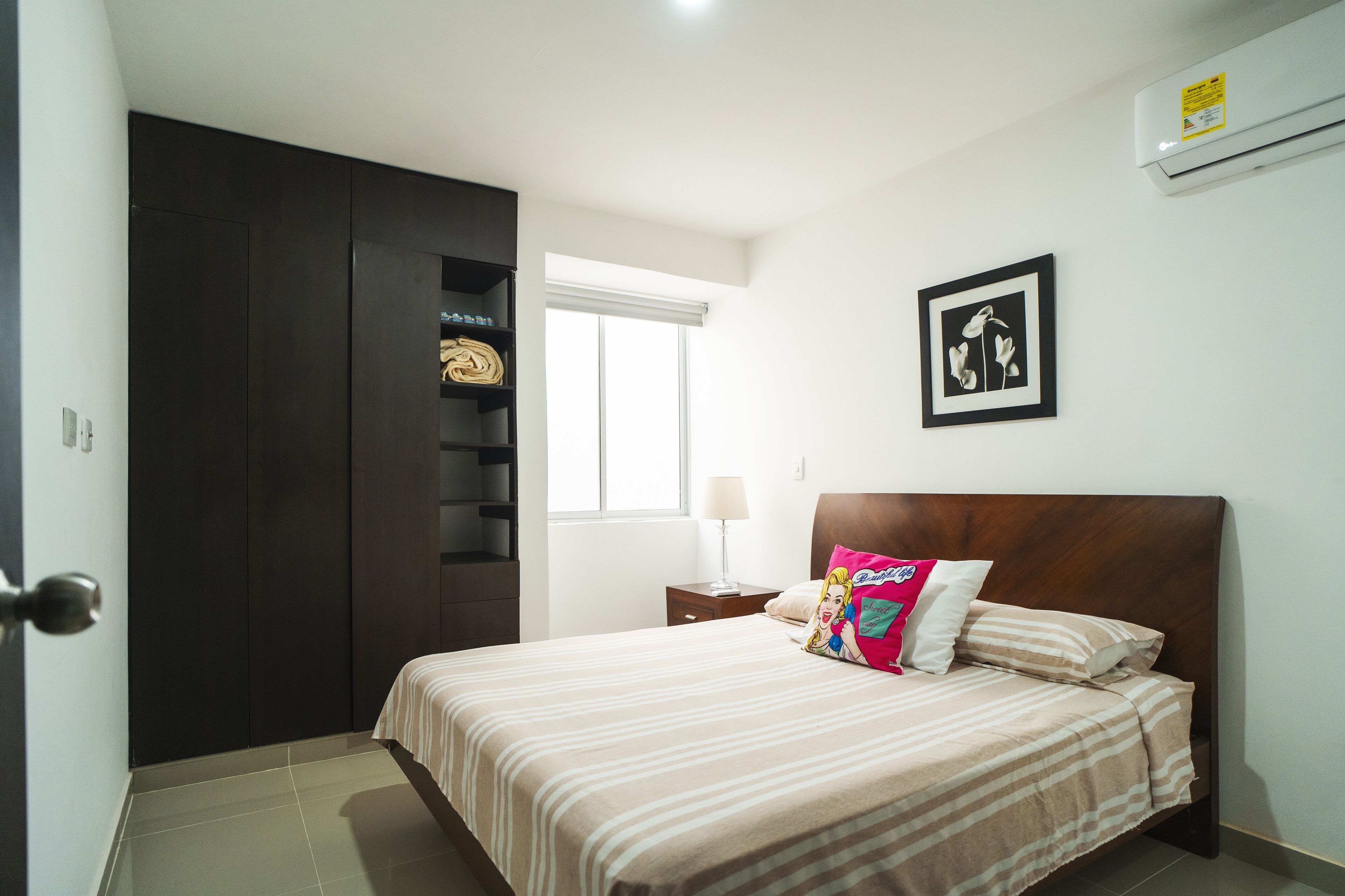 3 habitaciones, tabla de planchar con plancha y wifi gratis 