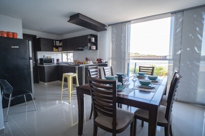 Nuevo y Hermoso Apartamento con Estacionamiento