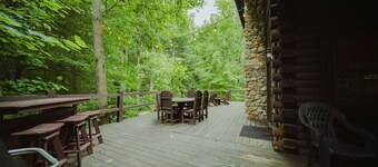 Arrowhead Lodge | Hocking Hills, Hot Tub, 5 Acres