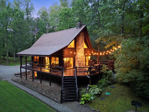 Arrowhead Lodge | Hocking Hills, Hot Tub, 5 Acres