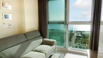 Ocean Deluxe Double - Ocean View / 2 Pax | 1 bedroom, blackout drapes, free WiFi, bed sheets