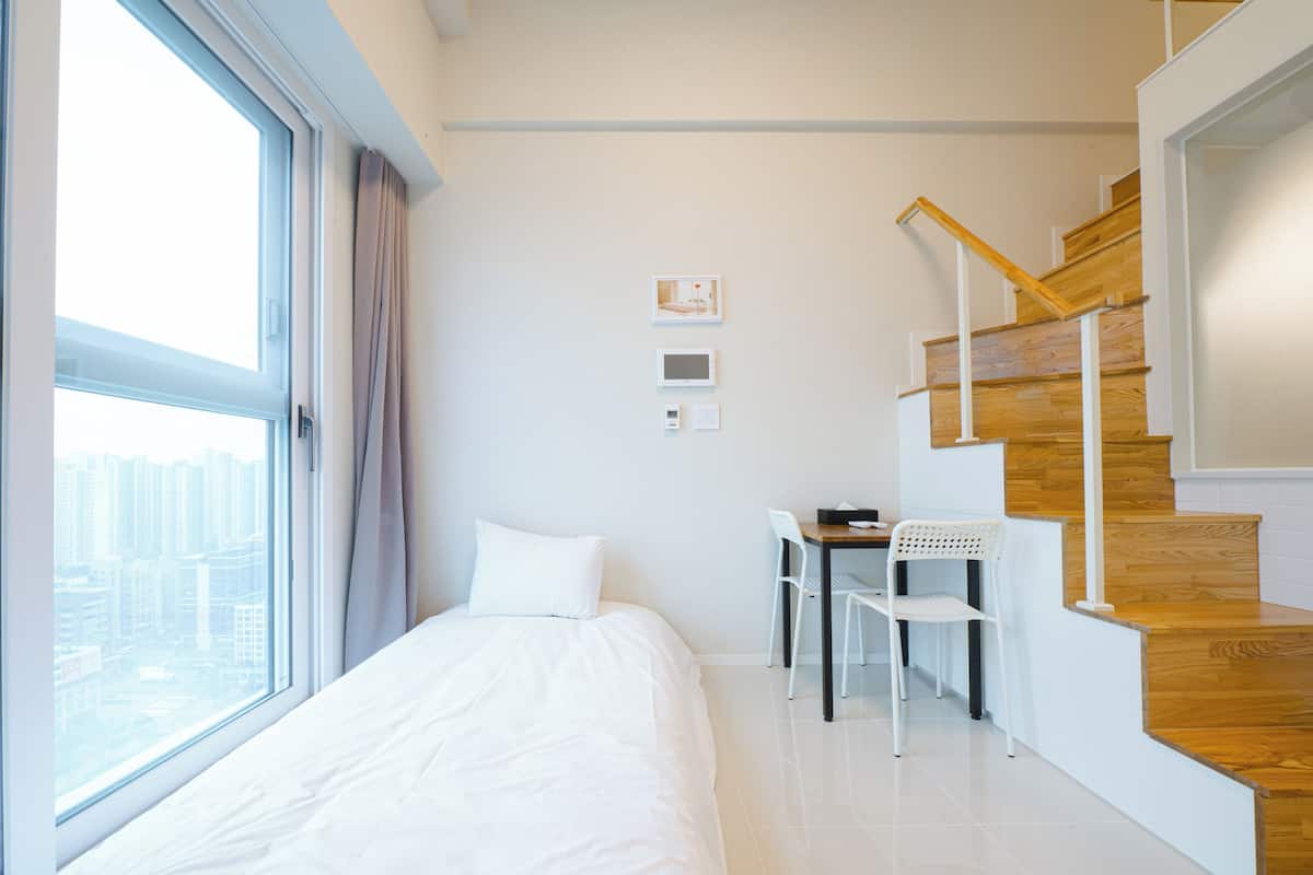 1 bedroom, blackout drapes, free WiFi, bed sheets