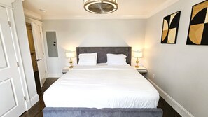 5 bedrooms, iron/ironing board, WiFi, bed sheets - New Built XL Modern House Near Tenean Beach,UMass Boston,Highway. With EVCharger (Boston)