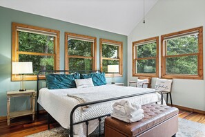 5 slaapkamers, een strijkplank/strijkijzer, gratis wifi, beddengoed