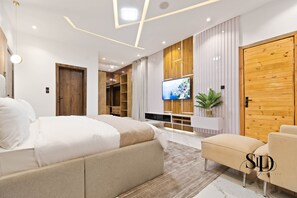 5 Schlafzimmer, schallisolierte Zimmer, Bügeleisen/Bügelbrett, WLAN