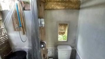 Basic Quadruple Room | Bathroom | Shower, rainfall showerhead, slippers, towels