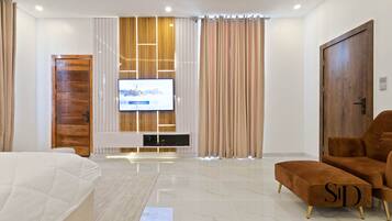 4 Schlafzimmer, Bügeleisen/Bügelbrett, WLAN, Bettwäsche