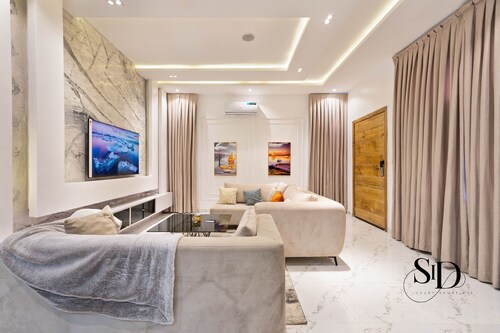 Luxury 4 Bed House with Swimming Pool + PS5 Game + Snoker+Table Tennis in Lekki