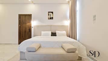 4 habitaciones, tabla de planchar con plancha, wifi y ropa de cama