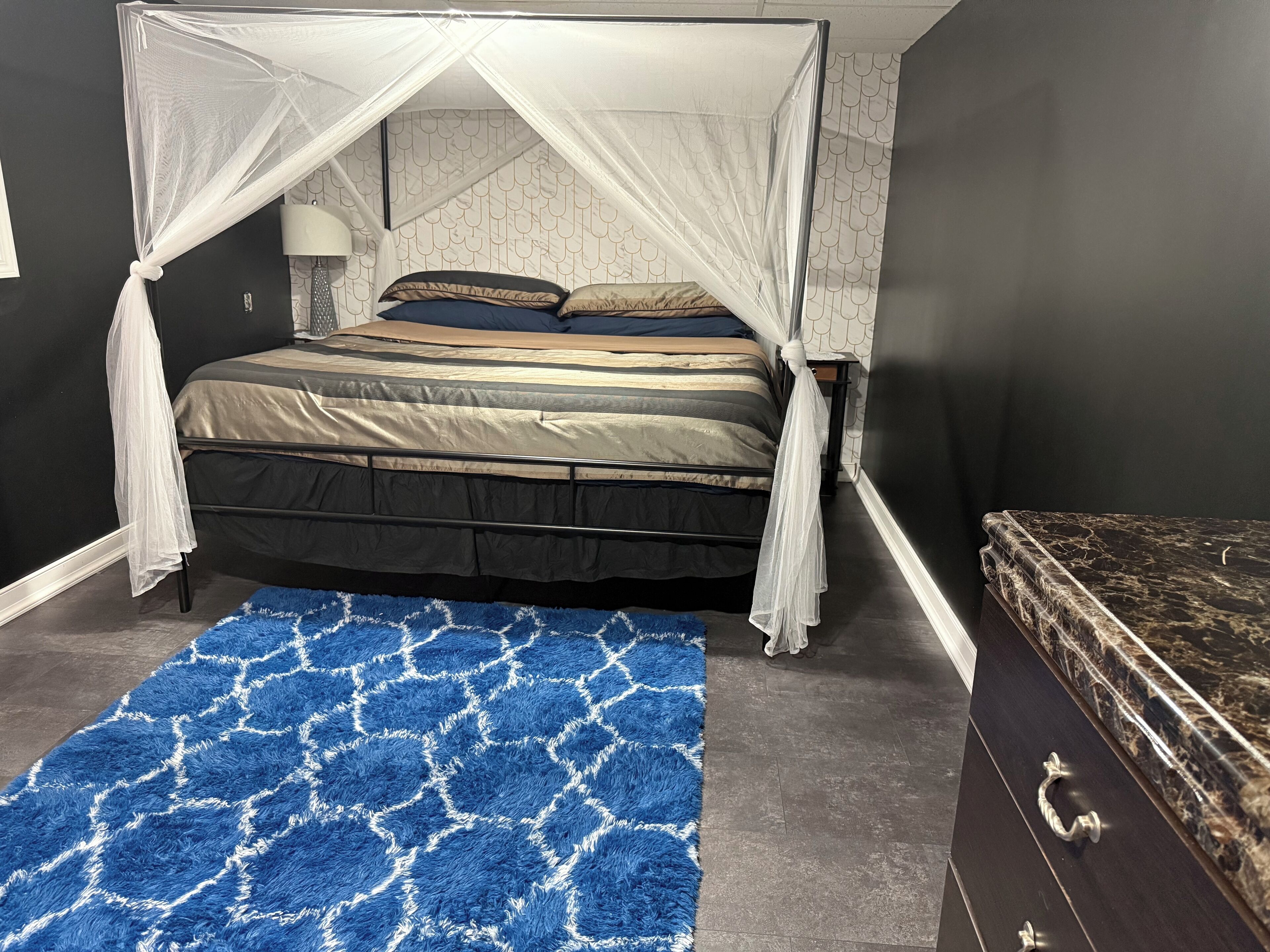 2 chambres, fer et planche à repasser, Wi-Fi, draps fournis