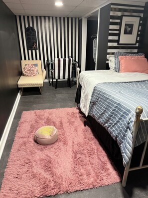 2 chambres, fer et planche à repasser, Wi-Fi, draps fournis