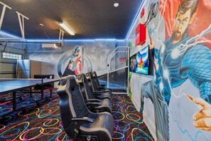 Interior - Pickleball Court, Poker Table, Outdoor TV, Climbing Wall: Dreamers Vacation (Kissimmee)