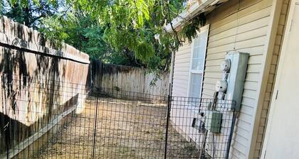 Clyde's Crib: Cozy Ms. Pac-Man