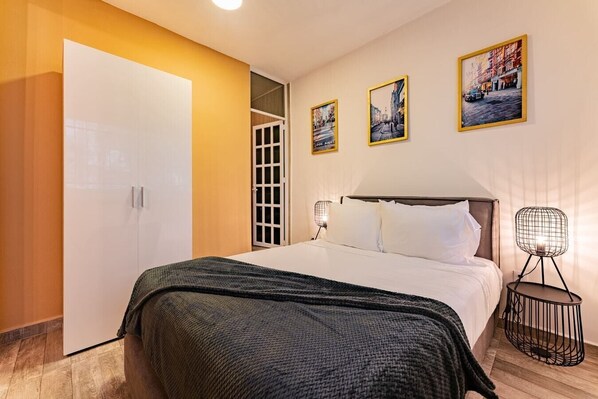 1 bedroom, iron/ironing board, WiFi, bed sheets