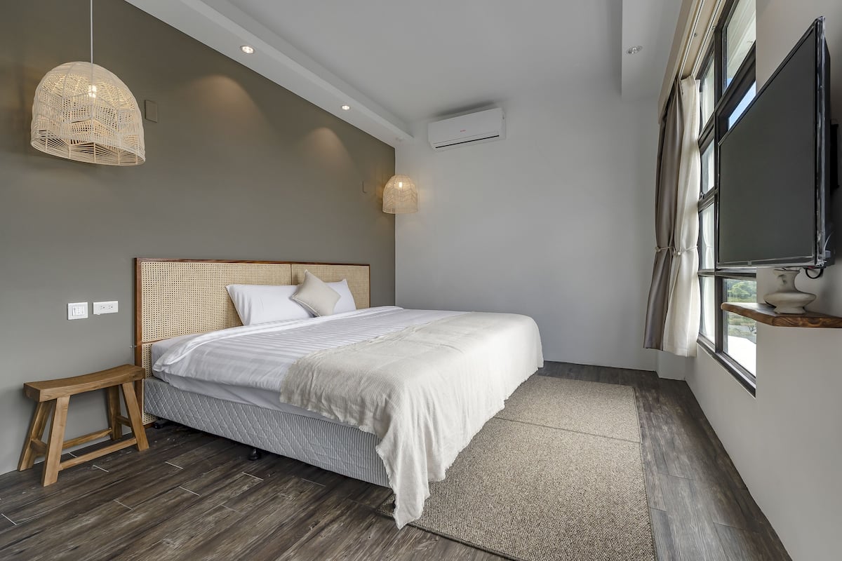 Habitación sénior doble, vistas a la montaña | Cortinas opacas, wifi gratis, ropa de cama