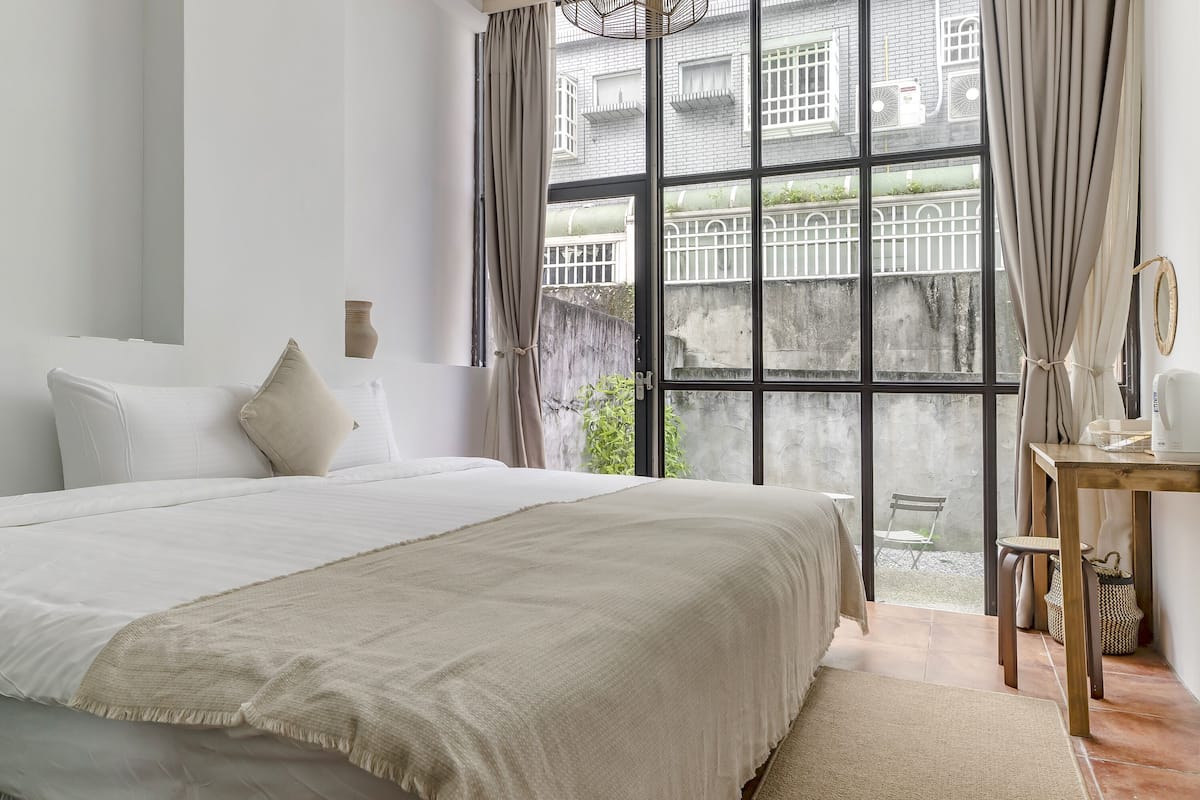 Habitación doble, vistas al jardín | Cortinas opacas, wifi gratis, ropa de cama