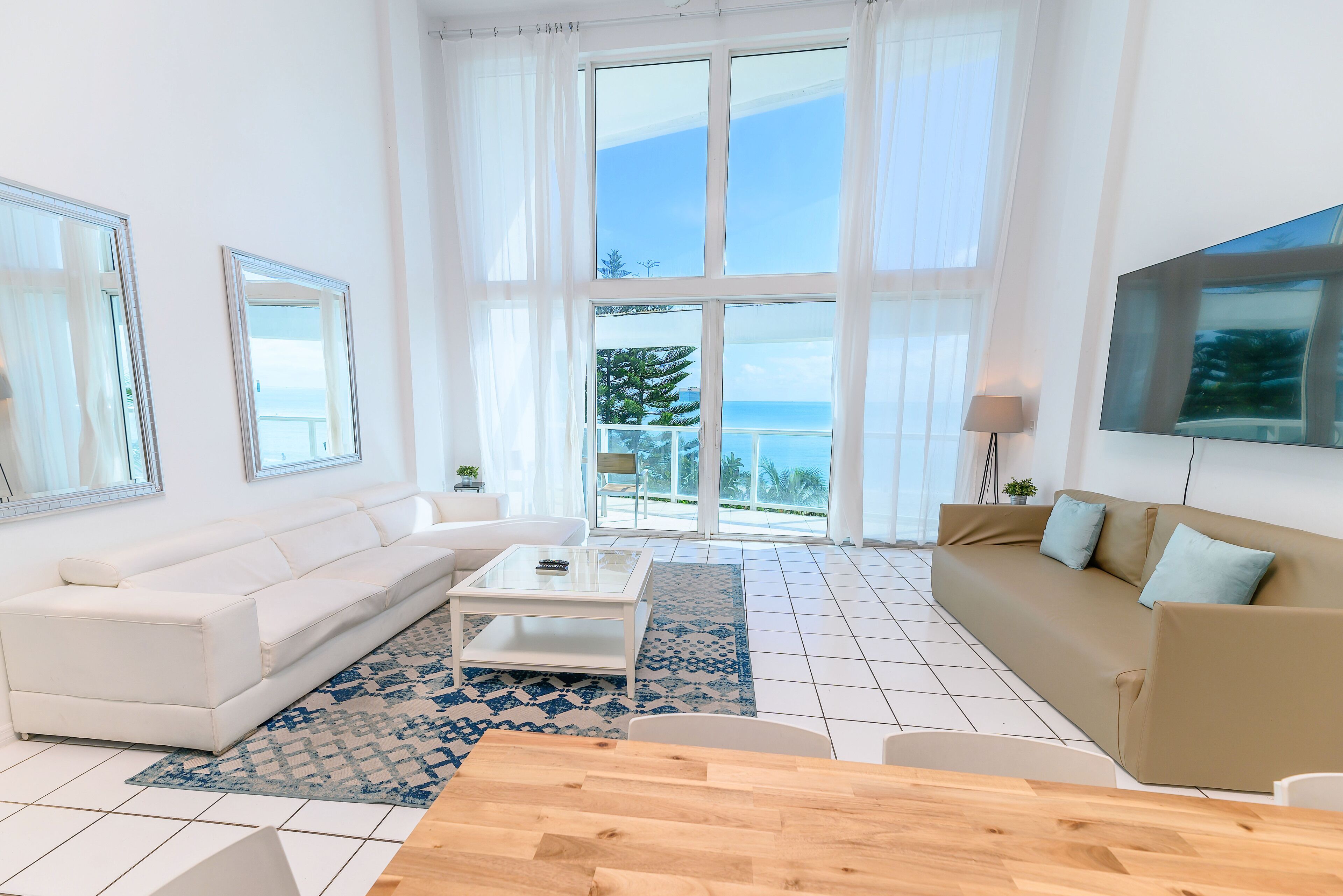 LOFT 3bedrooms Balcony Ocean View with free parking
