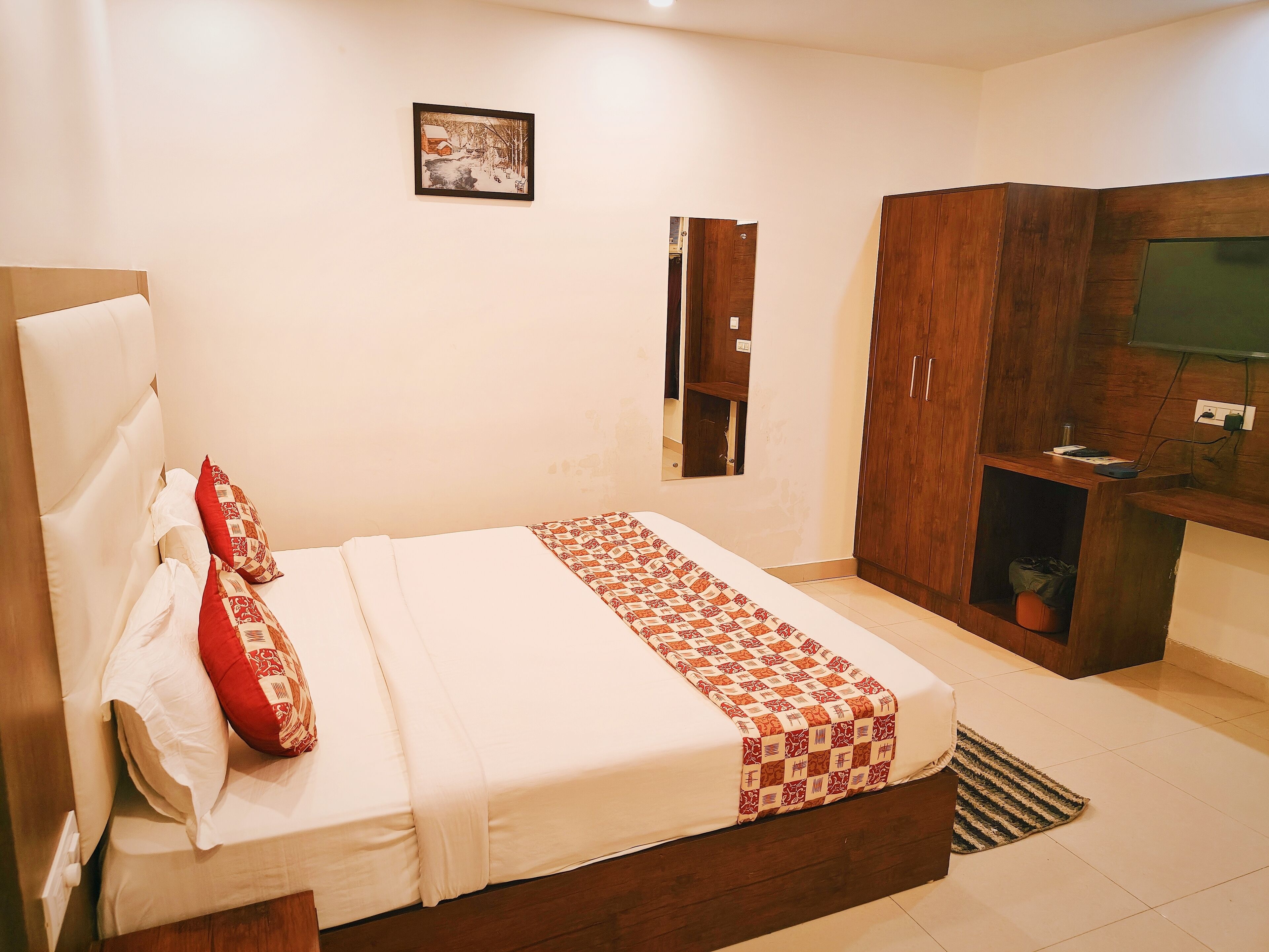 Photo - Hotel The Caves A Family Hotel Near IGI Airport