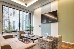 TV, stereo - Fabulous South Boston 1BR w/ Gym, near Red Line, by Blueground (Boston)