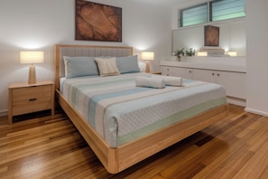 2 bedrooms, iron/ironing board, Internet