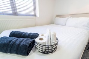 1 bedroom, iron/ironing board, WiFi, bed sheets - Captivating 1-Bed studio in Birmingham (Birmingham)