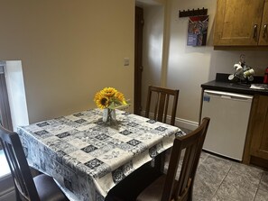 Dining - Cosy barn conversion in the Mournes (Kilkeel)