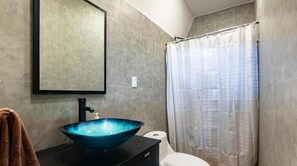 Dusche, Handtücher, Seife, Toilettenpapier