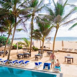 Hồ bơi ngoài trời