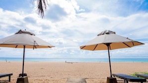 Ảnh chưa phân loại, 4 trong số 28 ảnh, nút