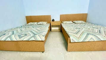 Basic Double Room, Multiple Beds | Desk, free WiFi