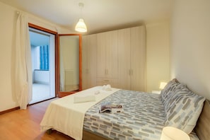 2 Schlafzimmer, Bügeleisen/Bügelbrett, kostenloses WLAN, Bettwäsche