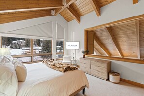 5 室のベッドルーム、WiFi、ベッドシーツ