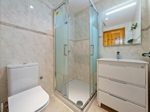 Hair dryer, towels - House with garage and ping pong 500m beach (Palamós)