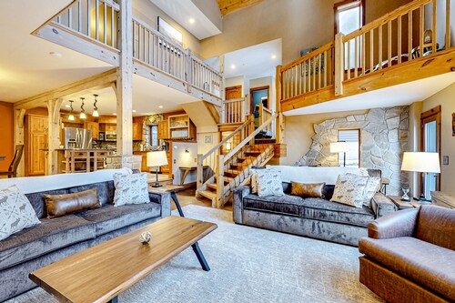 Secluded dog-friendly home with fireplace & jetted tub - near snowmobiling trail