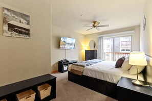 2 室のベッドルーム、デスク、アイロン / アイロン台、WiFi