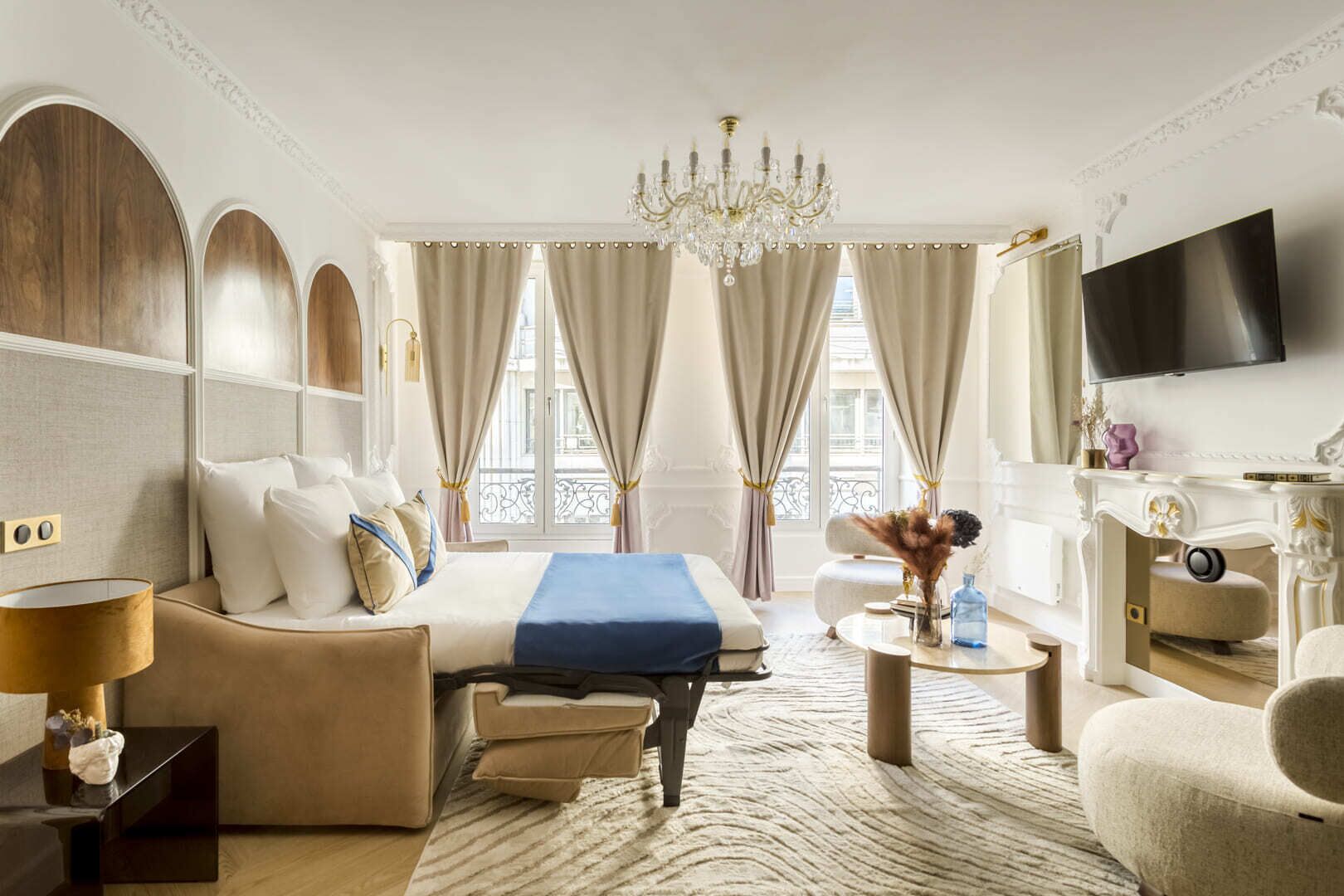 4 bedrooms, desk, iron/ironing board, travel crib