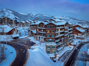 Exterior - New Ski-In/Out Ultra Luxe Deer Valley Condo in Intimate Lodge. Superb restaurant (Park City)