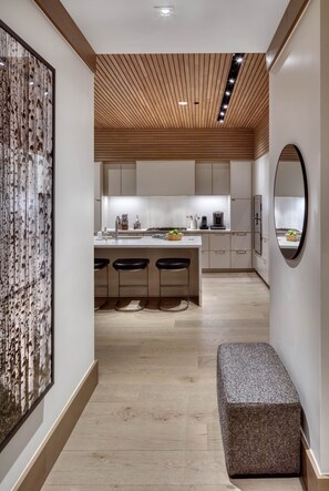 Interior - New Ski-In/Out Ultra Luxe Deer Valley Condo in Intimate Lodge. Superb restaurant (Park City)