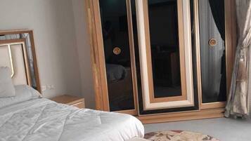 1 bedroom, premium bedding, in-room safe