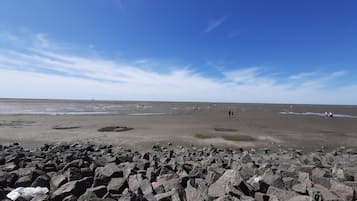 Una spiaggia nelle vicinanze