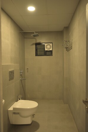 Deluxe Room | Bathroom | Towels - HOTEL AL ZAM ZAM (Nagpur)